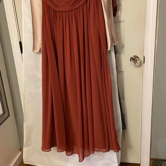 Dress - Picture 3 of 3